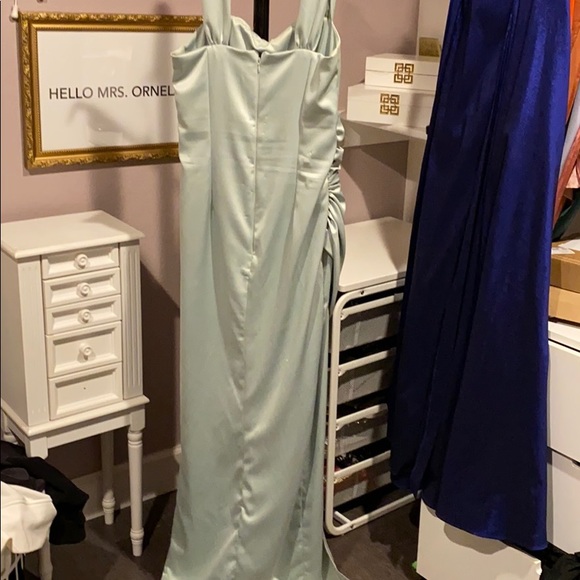 Formal Dress - Picture 4 of 8